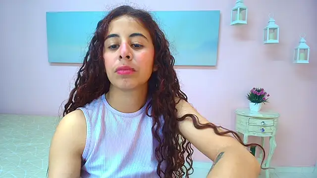 Snapshot of scarlett_clyde chatting on 06-24-26, 12:37 scarlett clyde online show from 06-24-26, 12:37
