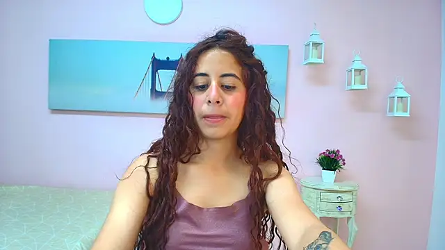 Snapshot of scarlett_clyde chatting on 06-27-26, 12:44 scarlett clyde online show from 06-27-26, 12:44