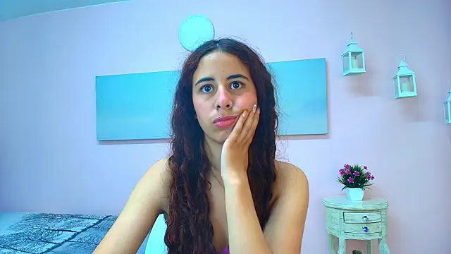 Snapshot of scarlett_clyde chatting on 07-15-26, 12:43 scarlett clyde online show from 07-15-26, 12:43