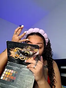 Snapshot of curly_girl_31 chatting on 02-07-26, 07:06 curly girl 31 online show from 02-07-26, 07:06