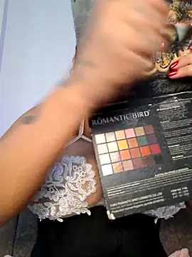 Snapshot of curly_girl_31 chatting on 02-19-26, 07:32 curly girl 31 online show from 02-19-26, 07:32