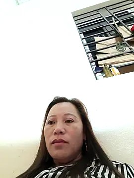 Snapshot of Jooj- chatting on 05-11-26, 01:39 Jooj- online show from 05-11-26, 01:39