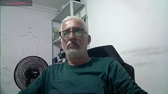 ceniizo1024 online show from 06-18-26, 11:42