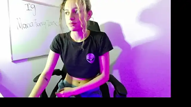Snapshot of maria_Turner1 chatting on 06-06-26, 01:05 maria Turner1 online show from 06-06-26, 01:05