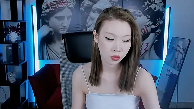 Snapshot of SarahRice chatting on 02-07-26, 04:43 SarahRice online show from 02-07-26, 04:43