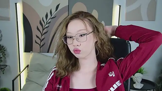 Snapshot of SarahRice chatting on 02-11-26, 04:34 SarahRice online show from 02-11-26, 04:34