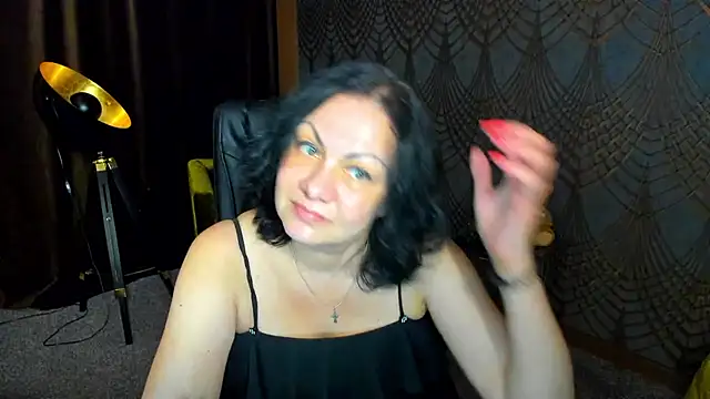 IrissMoon online show from 07-05-26, 05:42