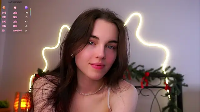 Snapshot of MirnaTellado chatting on 02-15-26, 06:15 MirnaTellado online show from 02-15-26, 06:15