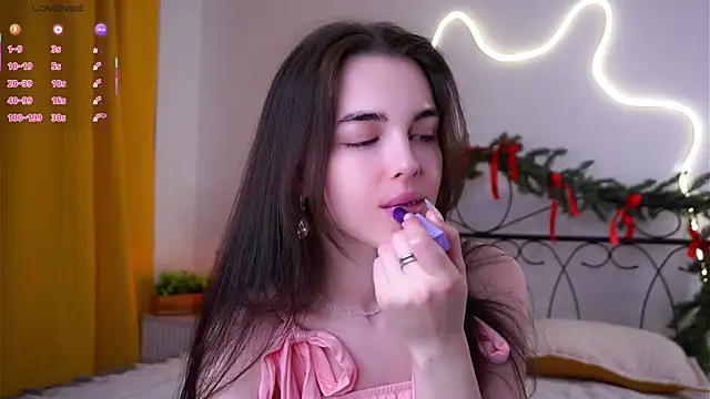 Snapshot of MirnaTellado chatting on 02-21-26, 07:04 MirnaTellado online show from 02-21-26, 07:04