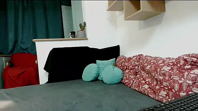 Snapshot of Crista-Elio chatting on 02-23-26, 04:04 Crista-Elio online show from 02-23-26, 04:04