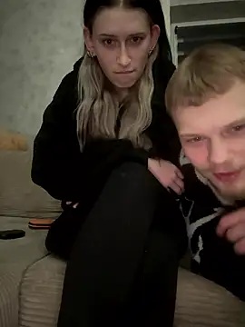 Snapshot of HotcoupleTrouble chatting on 01-15-26, 06:44 HotcoupleTrouble online show from 01-15-26, 06:44