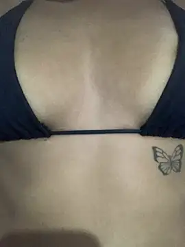 Snapshot of raveninha05 chatting on 04-26-26, 10:29 raveninha05 online show from 04-26-26, 10:29