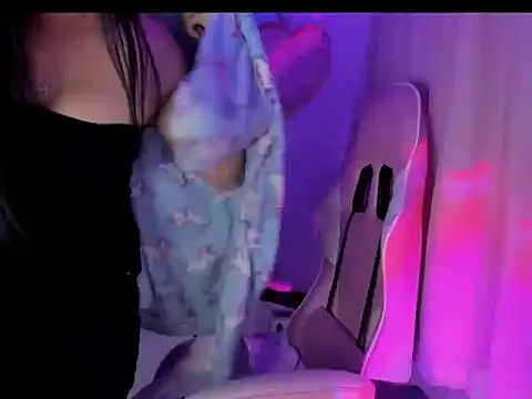 Snapshot of juicy_ass_peach chatting on 01-15-26, 09:29 juicy ass peach online show from 01-15-26, 09:29