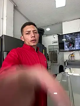 Snapshot of santiObrero chatting on 03-07-26, 04:37 santiObrero online show from 03-07-26, 04:37