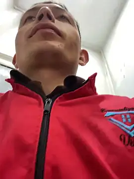 Snapshot of santiObrero chatting on 03-09-26, 08:13 santiObrero online show from 03-09-26, 08:13