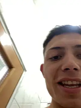 Snapshot of santiObrero chatting on 03-11-26, 03:29 santiObrero online show from 03-11-26, 03:29