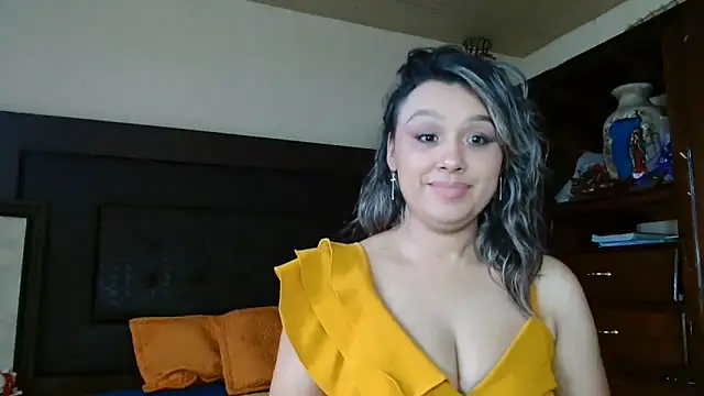Snapshot of aitanalove_ chatting on 06-11-26, 10:52 aitanalove online show from 06-11-26, 10:52