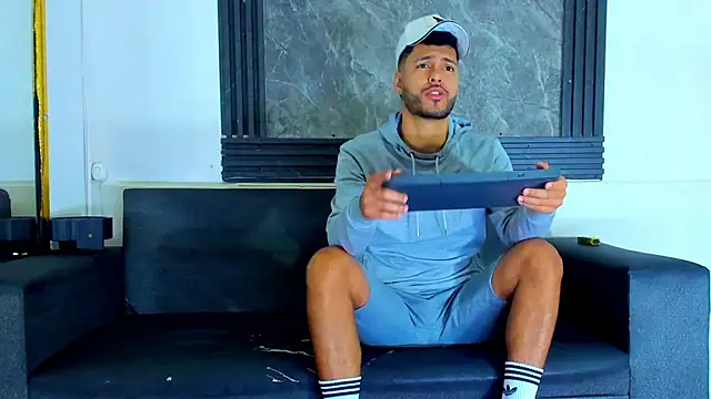 Snapshot of Angel_Villareal chatting on 02-10-26, 04:27 Angel Villareal online show from 02-10-26, 04:27