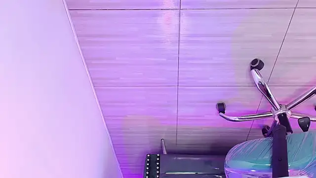 Snapshot of Zoe_swan chatting on 02-04-26, 11:27 Zoe swan online show from 02-04-26, 11:27