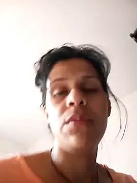 Snapshot of mitzukywinteer chatting on 02-01-26, 02:04 mitzukywinteer online show from 02-01-26, 02:04