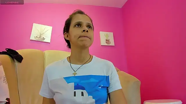 Snapshot of mitzukywinteer chatting on 02-19-26, 08:05 mitzukywinteer online show from 02-19-26, 08:05