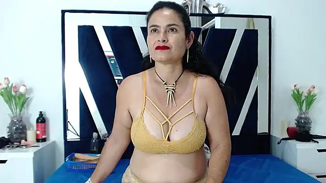 CrystallGomes online show from 03-16-26, 05:44