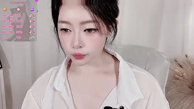 XinYuemeimei online show from 07-04-26, 02:12
