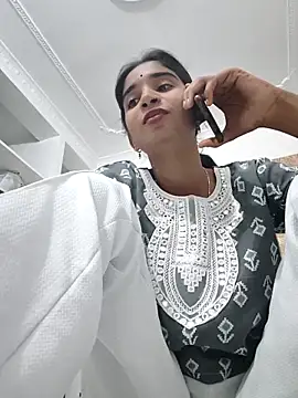 Snapshot of Cute-Natashaa chatting on 02-27-26, 04:18 Cute-Natashaa online show from 02-27-26, 04:18