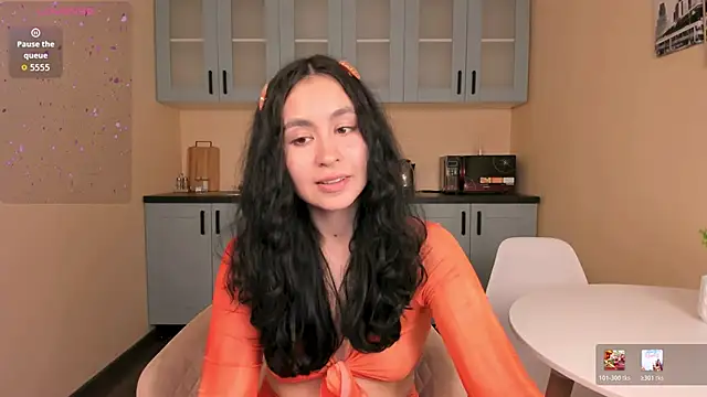 GiovannaAntonelli online show from 05-27-26, 07:44