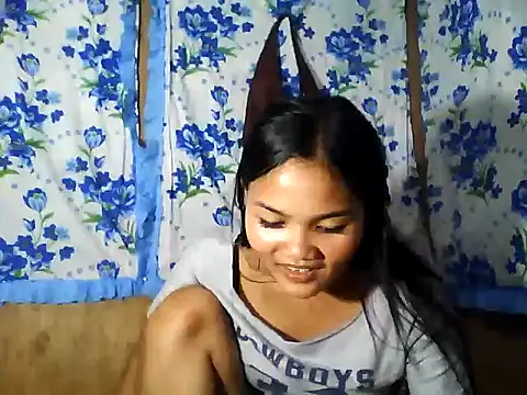 PinaySkinnyJust18 online show from 04-10-26, 10:53