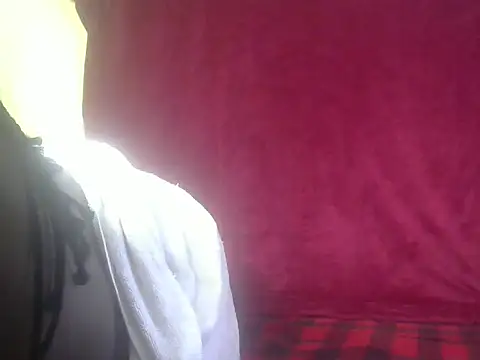 Snapshot of LowKeyWild_ chatting on 03-12-26, 06:19 LowKeyWild online show from 03-12-26, 06:19