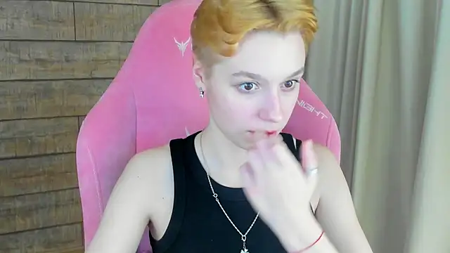 Snapshot of AgataGate chatting on 02-06-26, 03:11 AgataGate online show from 02-06-26, 03:11