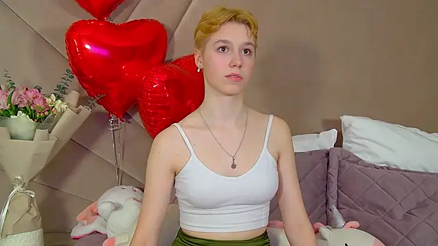 Snapshot of AgataGate chatting on 02-12-26, 03:18 AgataGate online show from 02-12-26, 03:18