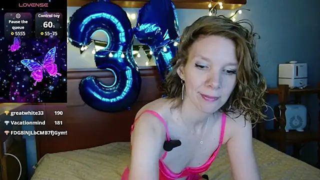 Snapshot of Daisy_Lovely chatting on 02-25-26, 04:33 Daisy Lovely online show from 02-25-26, 04:33