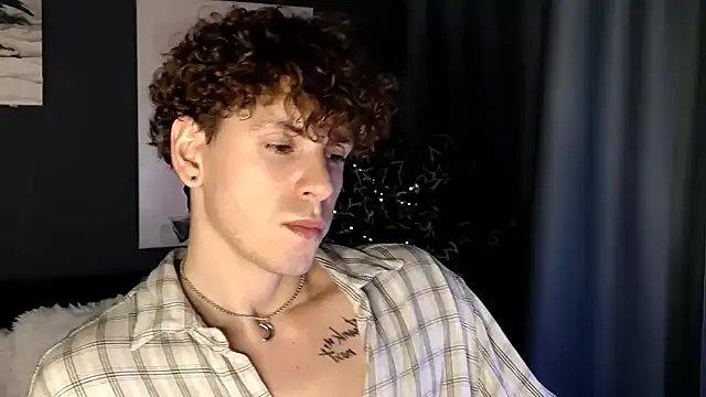 Snapshot of TylerGibson chatting on 07-12-26, 07:05 TylerGibson online show from 07-12-26, 07:05