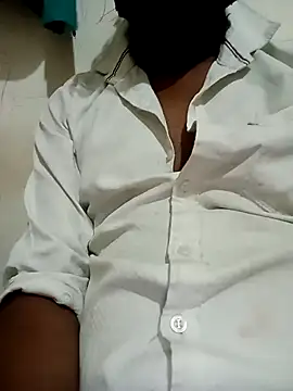 Snapshot of Prajakta123 chatting on 06-24-26, 03:55 Prajakta123 online show from 06-24-26, 03:55