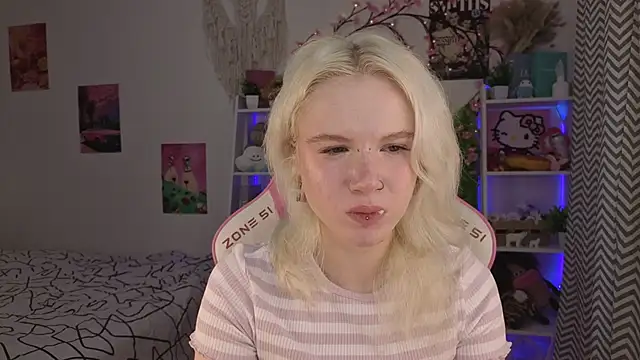 Mia WaterFall online show from 05-28-26, 03:26