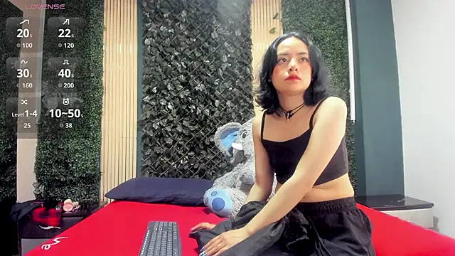 IvyyEmerald online show from 02-09-26, 01:04