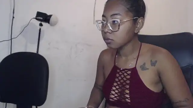 Snapshot of girl_sexy27 chatting on 02-19-26, 08:38 girl sexy27 online show from 02-19-26, 08:38