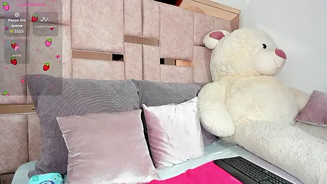 sweett eyes  online show from 02-21-26, 12:28