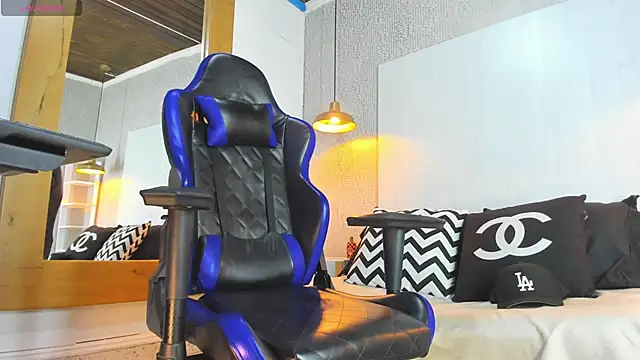 Dusan Grey77 online show from 02-18-26, 04:19