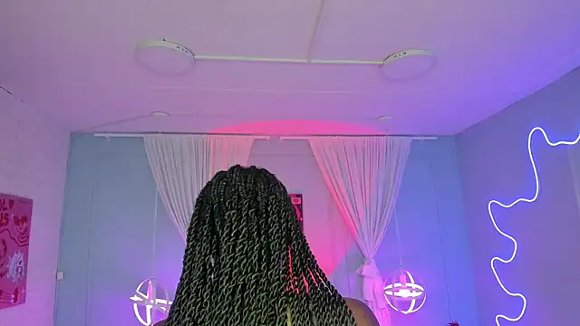 Snapshot of naomi_campell chatting on 02-16-26, 07:32 naomi campell online show from 02-16-26, 07:32