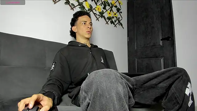 Maxxx bigcockx online show from 04-15-26, 01:34