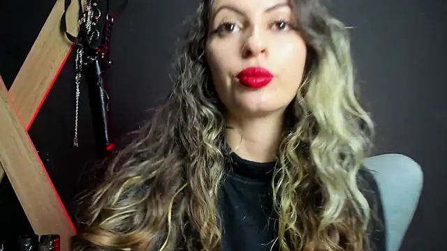 Snapshot of GoddesLeila chatting on 03-19-26, 02:10 GoddesLeila online show from 03-19-26, 02:10