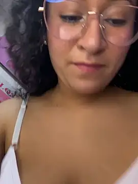 Snapshot of Dany_Moon_ chatting on 02-03-26, 06:22 Dany Moon online show from 02-03-26, 06:22