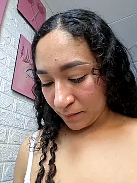 Snapshot of Dany_Moon_ chatting on 02-24-26, 03:26 Dany Moon online show from 02-24-26, 03:26