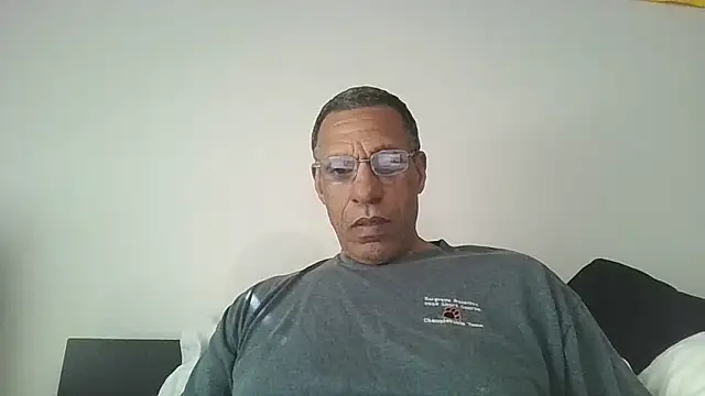 swimmer2496 online show from 04-08-26, 07:58