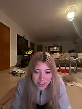 Snapshot of MelliMoon chatting on 02-01-26, 09:13 MelliMoon online show from 02-01-26, 09:13