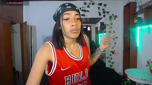 Snapshot of samantha_bj chatting on 02-09-26, 02:43 samantha bj online show from 02-09-26, 02:43