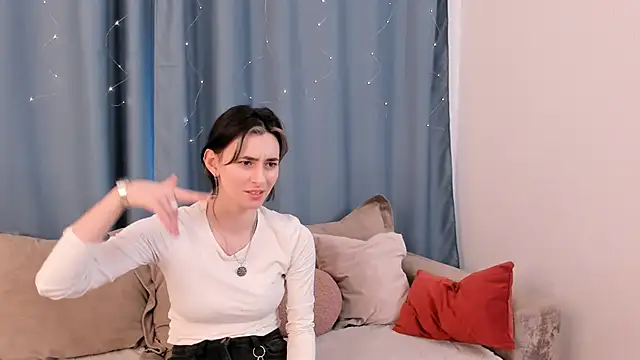 JackiYoss online show from 02-11-26, 08:19